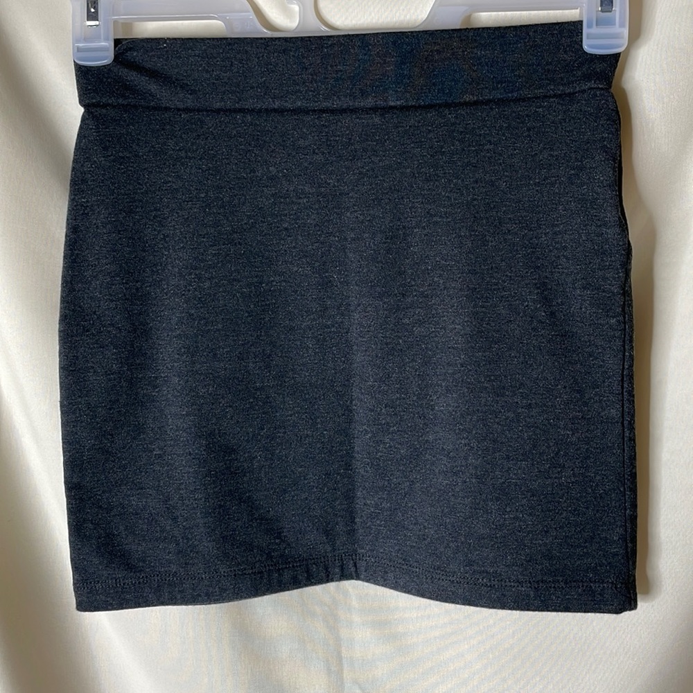 Forever 21 dark grey skirt size Medium
